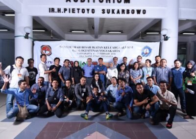 Foto Peserta musyawarah besar IKA GEO yang di laksanakan di Kampus ITNY Babarsari.