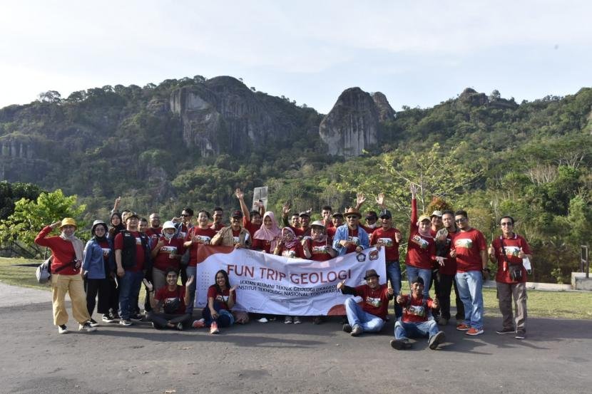 Kumpul Alumni, Ikageo ITNY Gelar Fun Trip Geologi di Yogyakarta